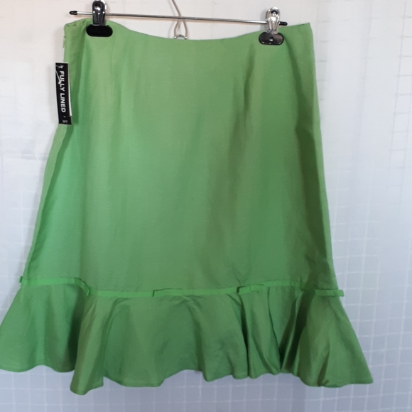Larry Levine Fully Lined Flare Skirt Size 10 - Picture 1 of 6